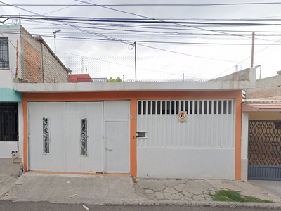 Casa En Venta En Queretaro, Col. Panamericano, Tum