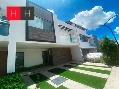 Casa En Venta Lomas De Angelopolis Lll