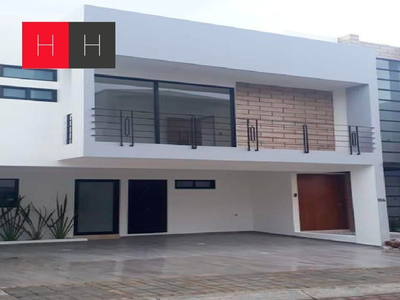 Casa En Venta Lomas Lll En Cascatta