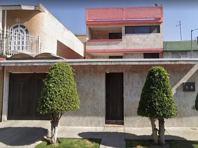 Casa con 4 habitaciones, 2 baños, oportunidad en Nezahualcóyotl