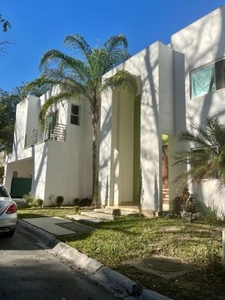 CASA EN VENTA EN FRACC. LA NORIA CARRETERA NACIONAL