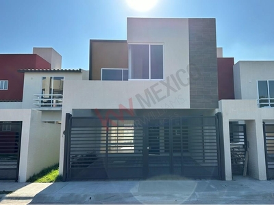 Casa nueva en Renta en Residencial Villas Toscana II $9,500 Toluca-Edo México