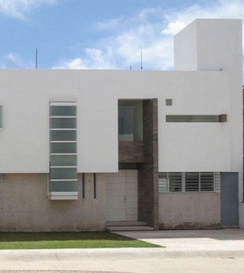 Casa Renta en Zona Querencia Estudio en Planta Baja en Aguascalientes