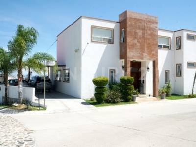 En venta excelente casa en Juriquilla