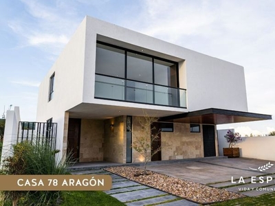 Residencia en Fracc. La Espiga, 4ta Recamara en PB, T. 365 m2, Super LUJO !