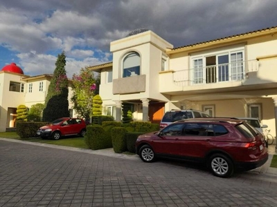 Se vende casa en Fraccionamiento Casa del Valle, Metepec. $7,000,000. PF1-4