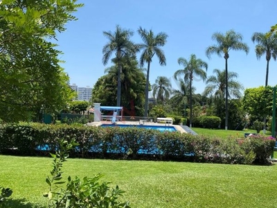 Venta Casa con Jardín en Condominio. Cuernavaca, Delicias