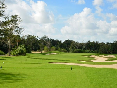 Venta de lotes residenciales con campo de golf, en Cancún Q. Roo