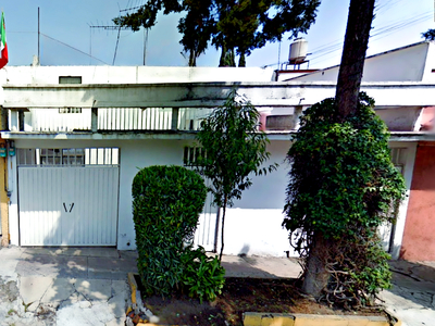 Casa en venta C. Viveros De Asís 182, Mz 003, Hab Viveros De La Loma, 54080 Tlalnepantla De Baz, Méx., México