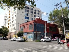 casa muy amplia en esquina con 3 locales comerciales