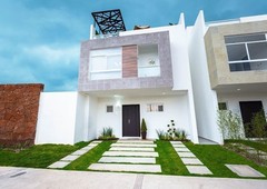 Preciosa Casa en Zibata, de Super Lujo, 3 Recámaras, Roof Garden, Jardín