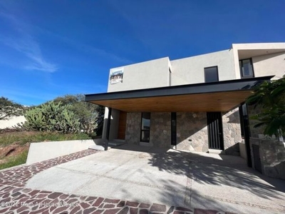 Altozano casa a estrenar en VENTA con vista a la reserva RAH2560