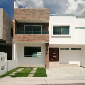 Casa en Lomas de Juriquilla con Terraza cubierta J2