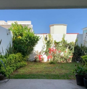 CASA EN VENTA CON CUATRO RECAMARAS EN CENTRO SUR, QUERÉTARO.