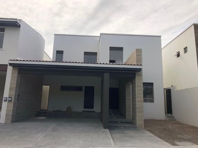 Casa en Venta en Montealbán Carretera Nacional (LJGC)