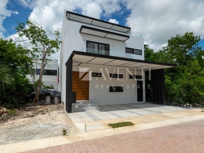 Casa en Venta, Rio Residencial, Cancún.