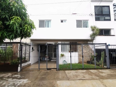 Casa en venta con departamento en PA en Providencia - Monaco 2575