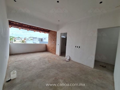 VENDO CASA CON ALBERCA CERCA DE PLAYA