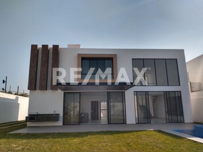 Venta de casa nueva en Real de Oaxtepec. - (3)