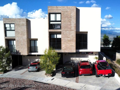 Casa Con Baño En C/ Recamara Y Amplio Jardín En Zibatá Querétaro