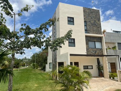 Casa En Venta En Cancun Arbolada / Codigo: Tcs3924