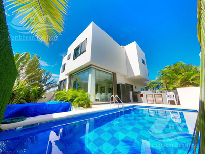 Casa En Venta En Isla Dorada Zona Hotelera Cancun. Hcs5519