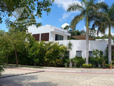 Casa En Venta En Lagos Del Sol Cancun De Un Nivel En Esquina B-alrz7752