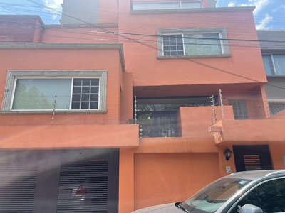 Casa En Venta En Lomas Hipódromo