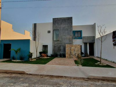 Casa En Venta En Mérida, San Diego Cutz, Mod. Pos, Entrega A 6 Meses.