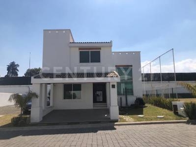 Casa en Condominio Venta en la Colonia Santiago Tlacotepec en Toluca