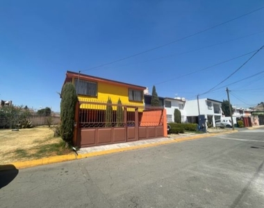 CASA EN VENTA EN TOLUCA DENTRO DE PRIVADA APLICAN CREDITOS NEGOCIABLE