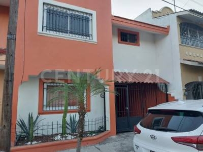 Casa Renta en Lomas de Circunvalación, Colima.