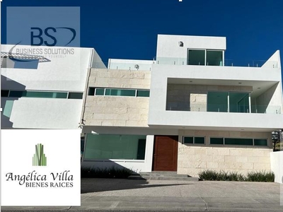 Doomos. AV/ CASA VENTA 4 RECAMARAS FRACCIONAMIENTO LOMAS DE JURIQUILLA QUERETARO