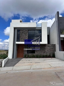 Doomos. C143 Casa nueva en venta 3 recámaras Fraccionamiento Privado LomAlta Tres Marías Morelia