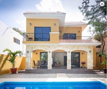 Doomos. Casa BR3 BA4, Tradicional Custom Home, Playa Magna, Playa del Carmen