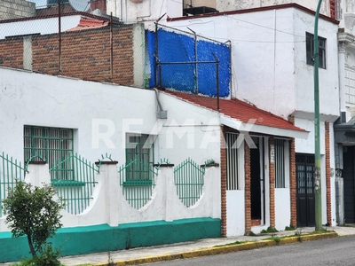 Doomos. Casa Comercial en Venta en Francisco Murguia el Ranchito, Toluca.