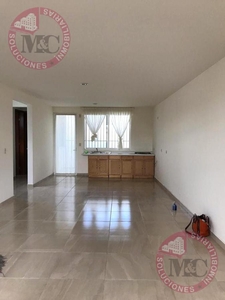 Doomos. Oportunidad de Inversión Casa con 2 departamentos en Venta en Colonia San Pablo, Aguascalientes