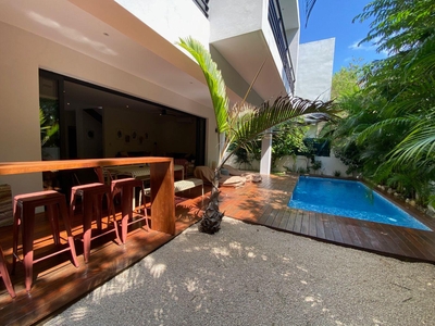 Doomos. Casa con alberca privada, area de tv, en venta, Selvamar, Playa del carmen.
