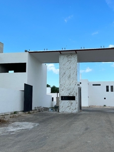 Doomos. Casa de una planta en privada al norte de Mérida modelo 