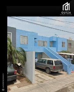 Doomos. Casa Duplex en Recuperaciòn Bancaria en Costa Dorada Veracruz