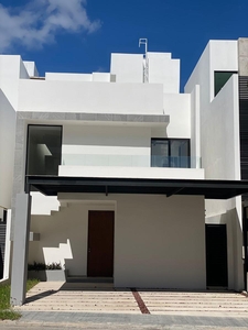 Doomos. Casa en Aqua residencial, Cancún