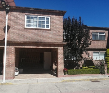 Doomos. Casa en condominio en Venta en Fraccionamiento Misión San Gerardo, Toluca