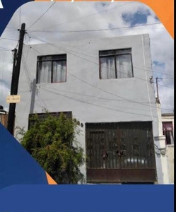 Doomos. Casa en Fraccionamiento Municipio Libre, Aguascalientes