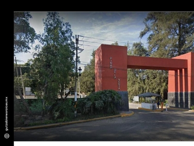 Doomos. Casa en Remate Bancario en Fraccionamiento Pinar de La Venta, Zapopan, Jalisco