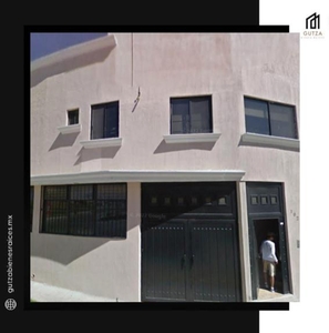 Doomos. Casa en Remate de 3 pisos, en Real de Haciendas, Aguascalientes