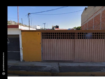 Doomos. Casa en Tlalnepantla de Baz, Estado de México. C.P. 54040 Col. Los Pirules. Calle Cumbres de Maltrata