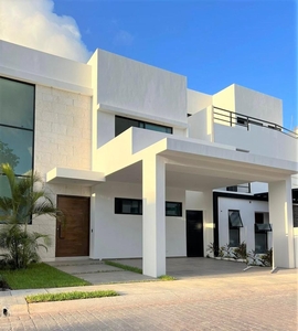 Doomos. Casa en Venta, 3 Recámaras, Piscina, Aqua by Cumbres, Av Huayacán, Cancún.