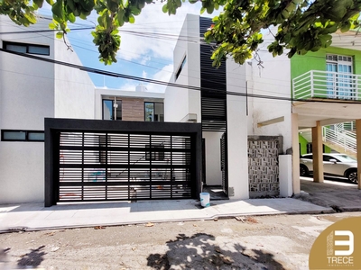 Doomos. Casa en venta a 2 minutos de plaza américas en Boca del Río