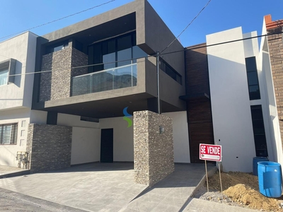 Doomos. Casa en venta col del paseo residencial Mty NL