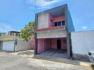 Doomos. Casa en Venta Colonia Carranza Veracruz Puerto